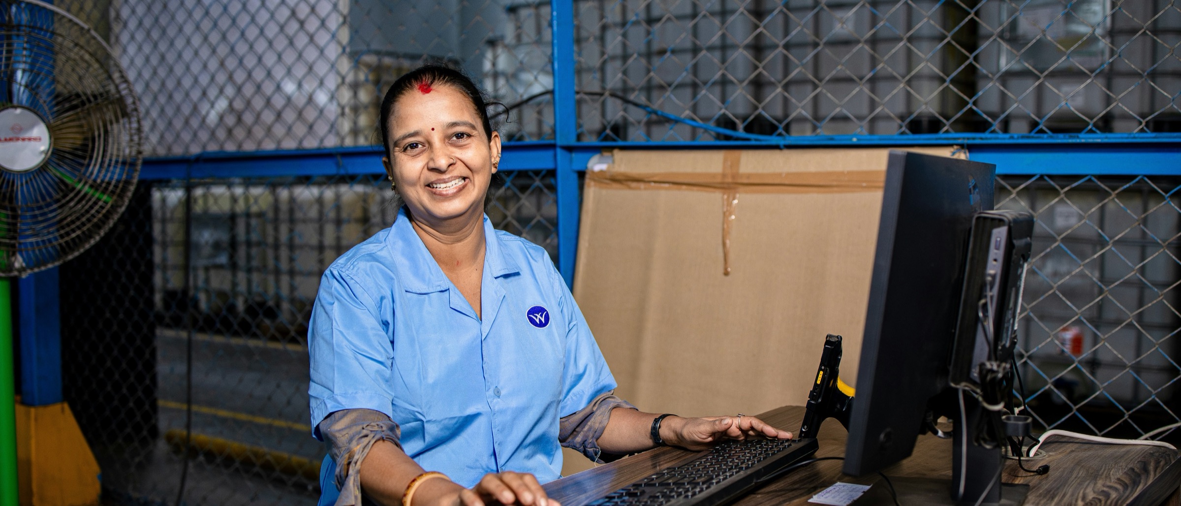 An Optavex seller in their store